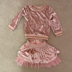 Doe A Dear 2 piece 2T outfit with princess crowns